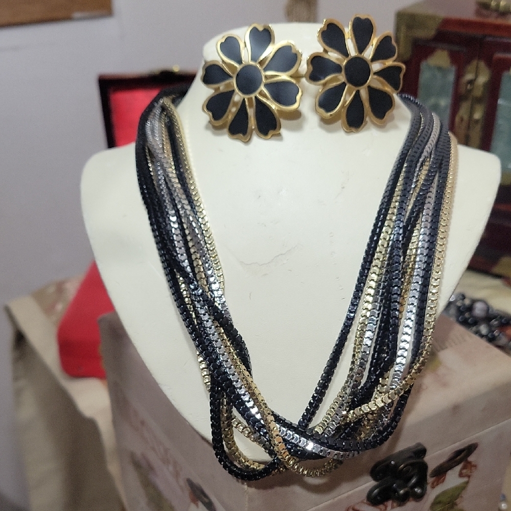 Vintage MONET Black and Gold Flower Jewelry Set